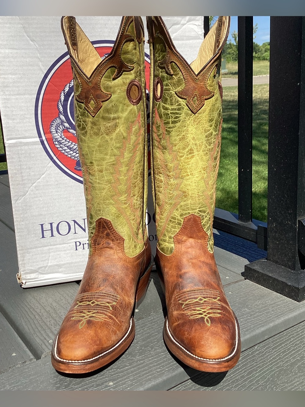 NWB Men's Hondo 10.5D Model #2026 Waxy Tan with 16” Lime Green Embroidered Boots